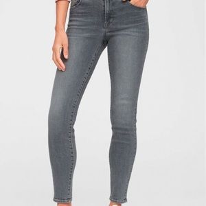 GAP Mid-rise Universal Legging Jeans
